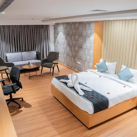 Hotel Tulips Grand Hyderabad Luaran gambar